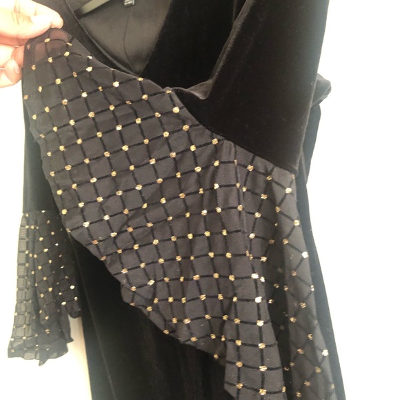 Macy’s Connected Black Velvet Sequin Gold Sleeve Dress Size Large - Picture 7 of 8